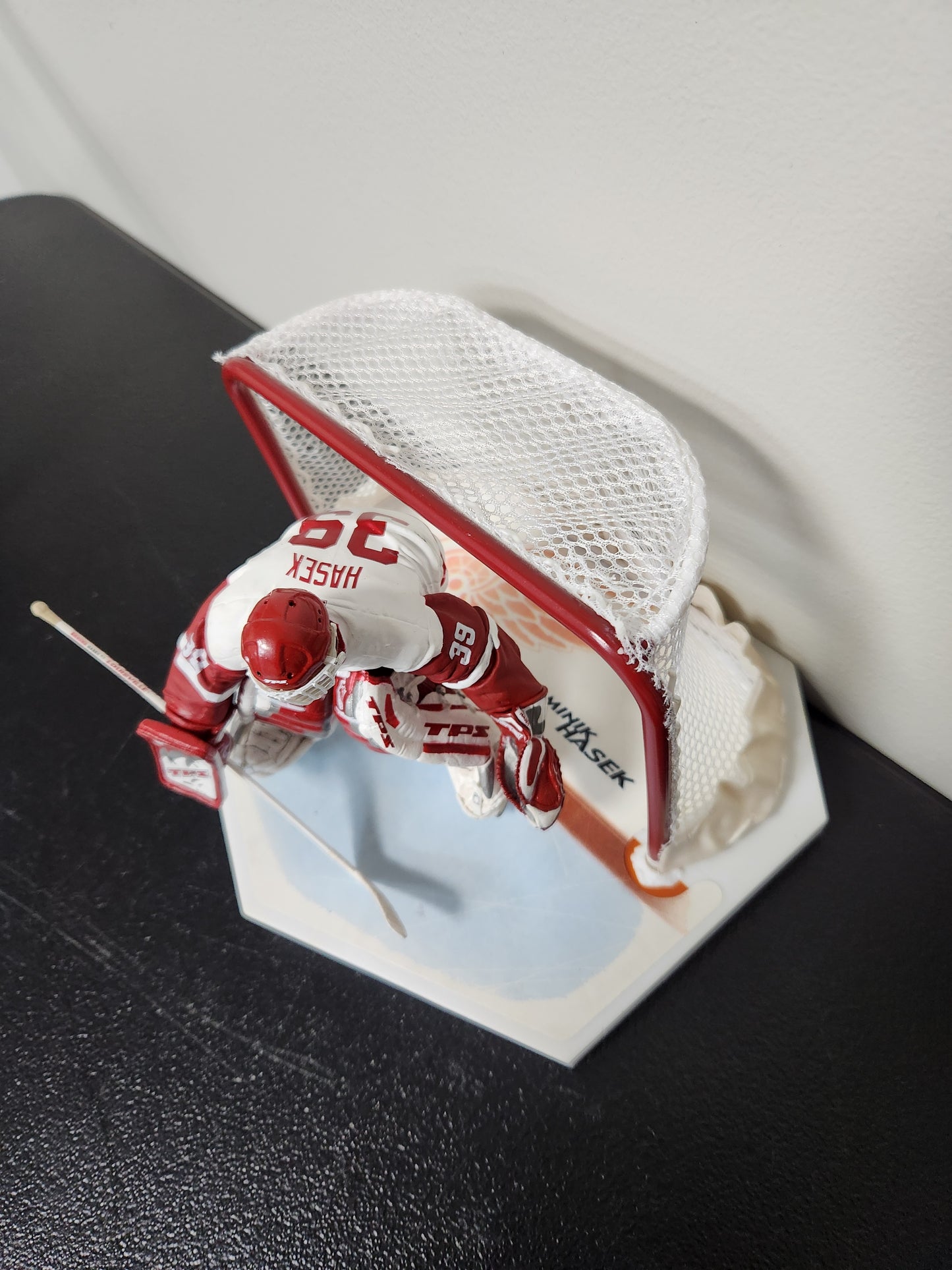 McFarlane NHL Figure Dominik Hasek Figure Loose Detroit Red Wings Collectible
