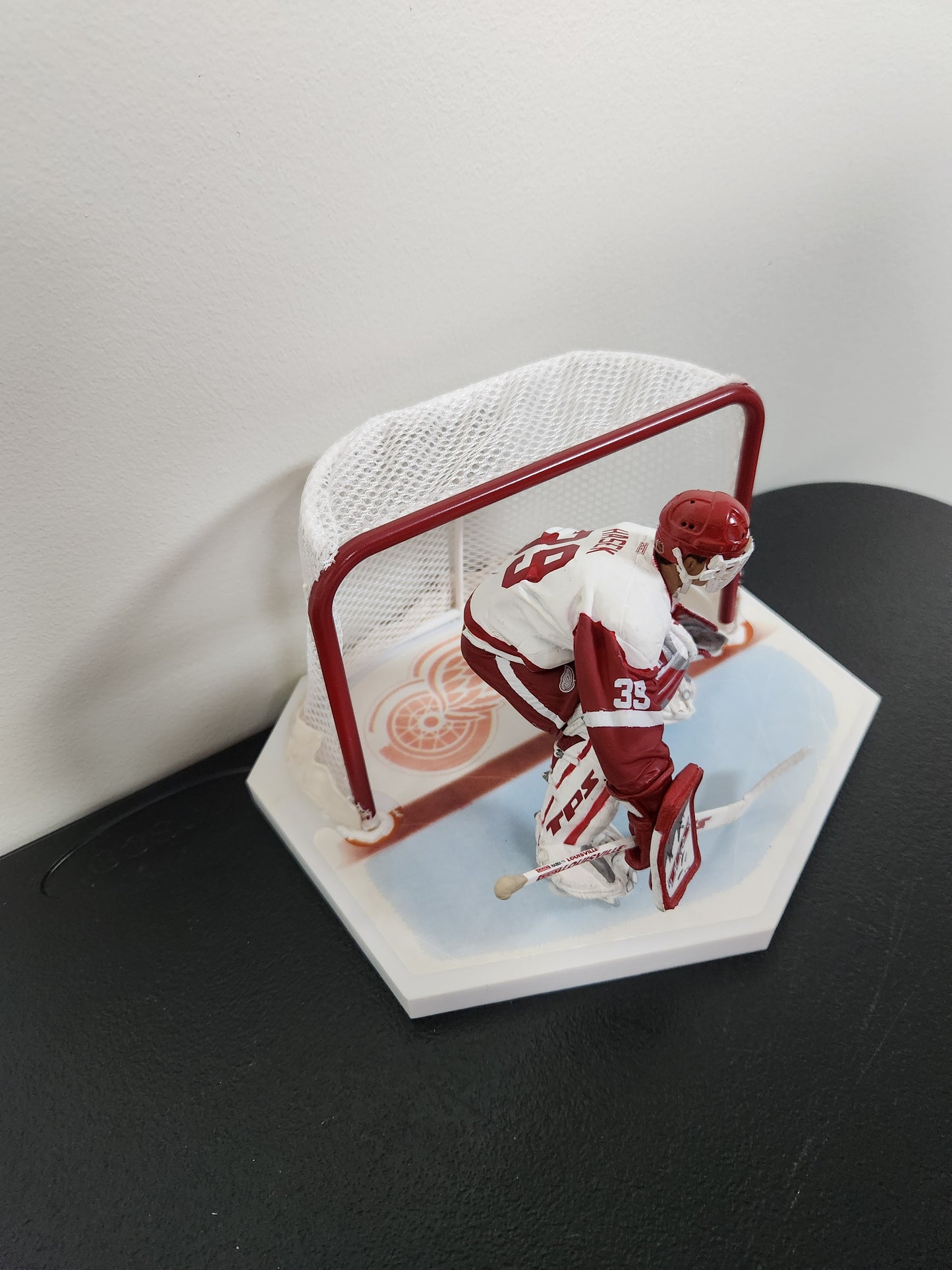 McFarlane NHL Figure Dominik Hasek Figure Loose Detroit Red Wings Collectible