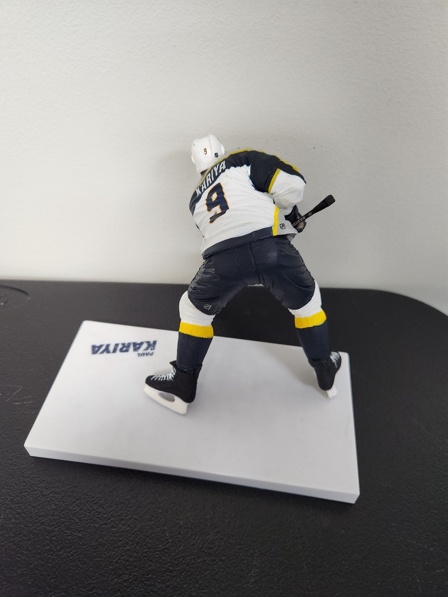 McFarlane NHL Series Figure Wayne Paul Kariya Figure Loose Nashville Predators Collectible