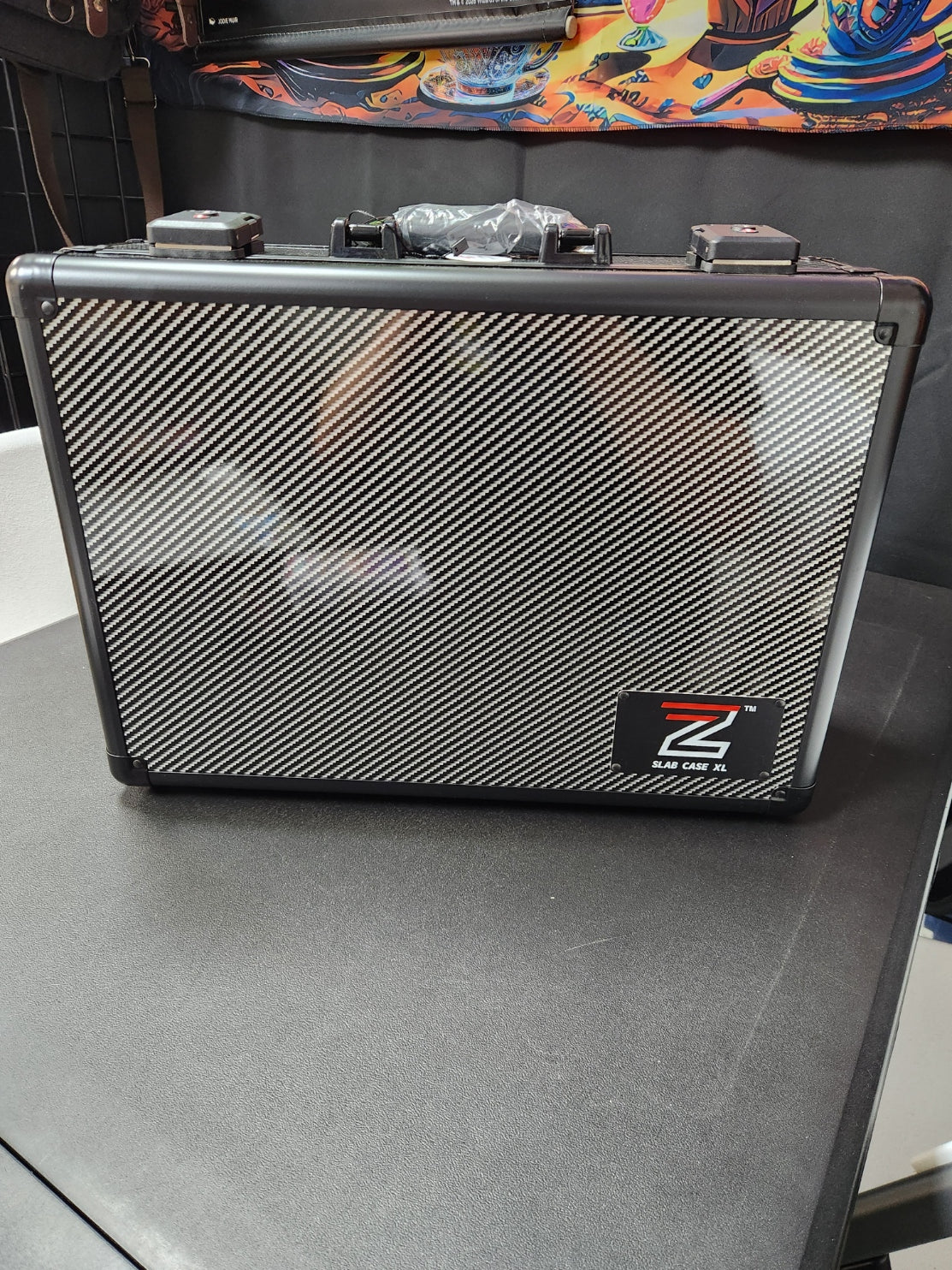 Zion Latching Slab Case XL Four Row Carbo Fiber