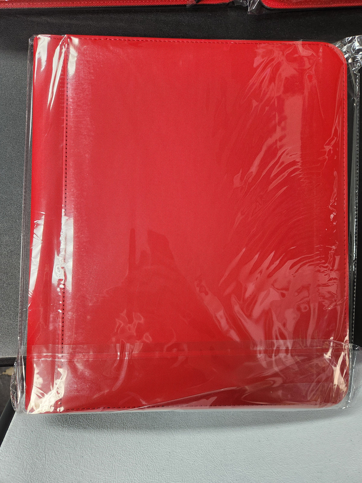 Generic 9-Pocket Zippered Toploader Binder Red