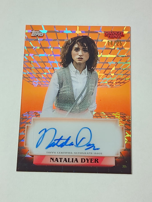 2025 Topps Natalia Dyer Auto # /25 Stranger Things High Tek Nancy Wheeler