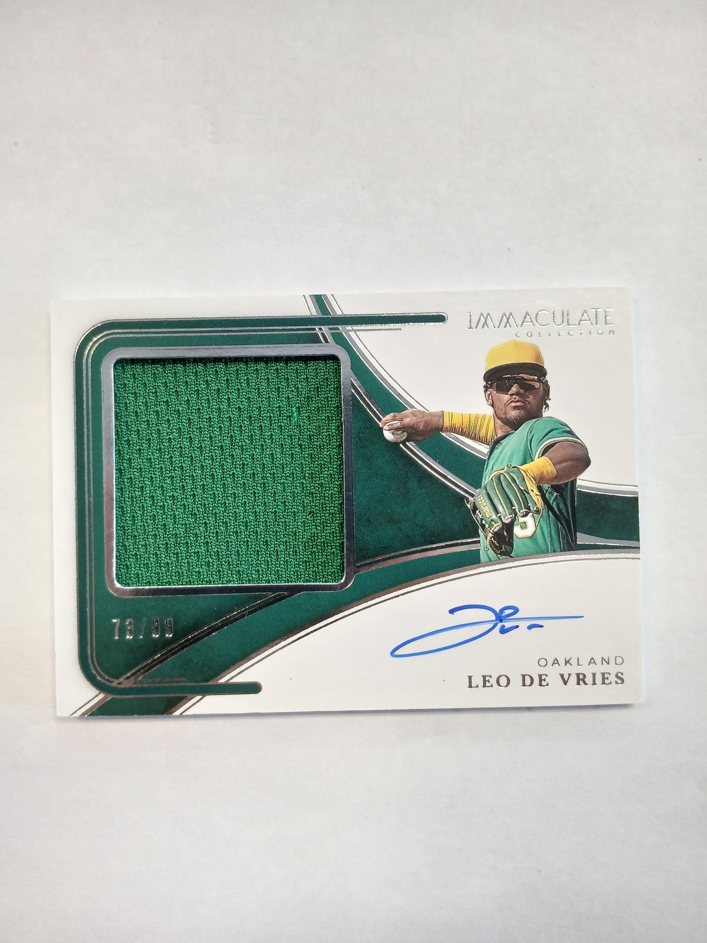 2026 Immaculate Collection Leo De Vries Patch On Card Auto #/99